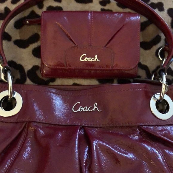 COACH shoulder/crossbody bag and matching wallet. - Picture 11 of 11